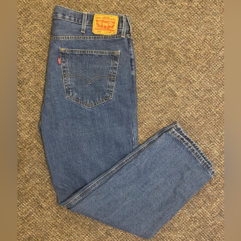 541 Men’s Levi’s (38x32)